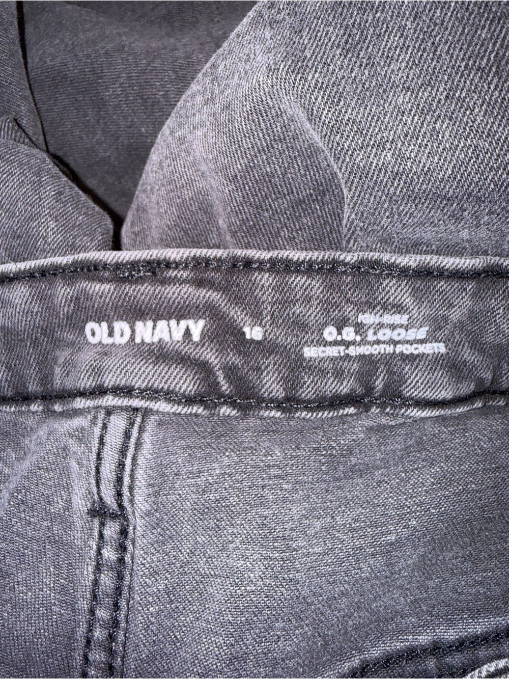 2859-Old Navy Women's Black Straight-Leg Jeans - Picture 4 of 4